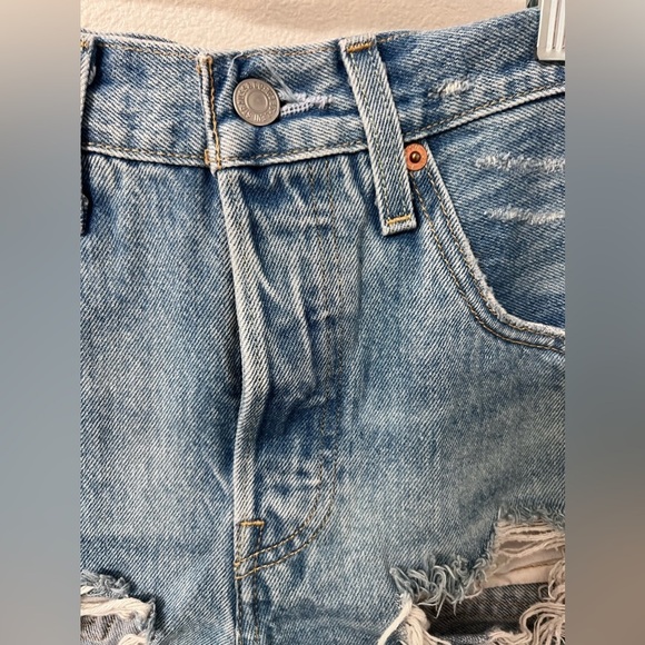 Levi’s 501 Distressed Jean Shorts - Picture 8 of 11